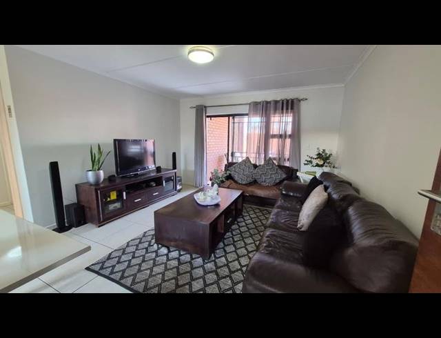 2 BEDROOM APARTMENT FOR SALE IN HEREFORD ESTATE